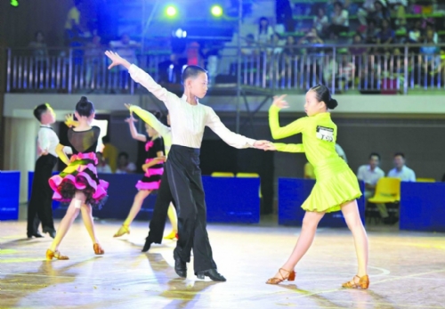 2014全国青少年宫体育舞蹈比赛(广东赛区)开赛