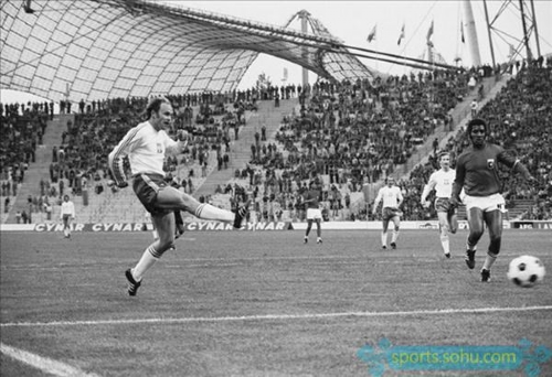 1930年第一届乌拉圭世界杯揭幕战 法国4-1墨西